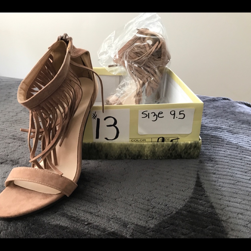 Bulk new shoes sold in one lot